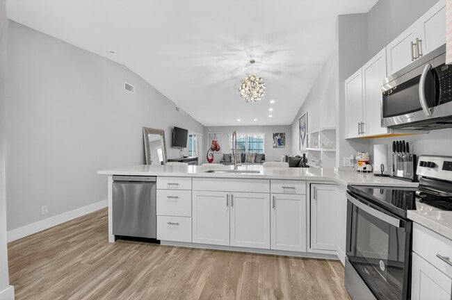 Building Photo - 8256 Summerbreeze Ln