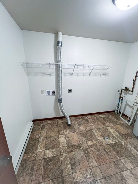 Building Photo - 26189 W 3rd Ave