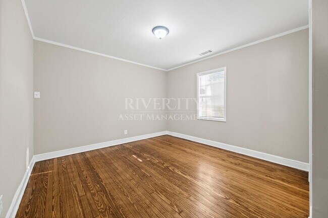Building Photo - 1156 Brower St
