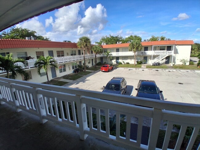 Building Photo - 1333 S Dixie Hwy