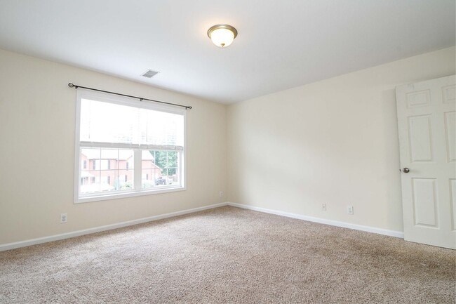 Building Photo - 2498 Hattington Dr