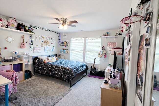 Building Photo - 1151 Carteret Mnr Dr