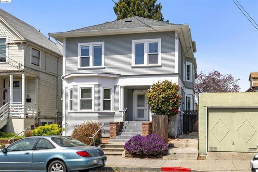 Building Photo - 2211 Haste St