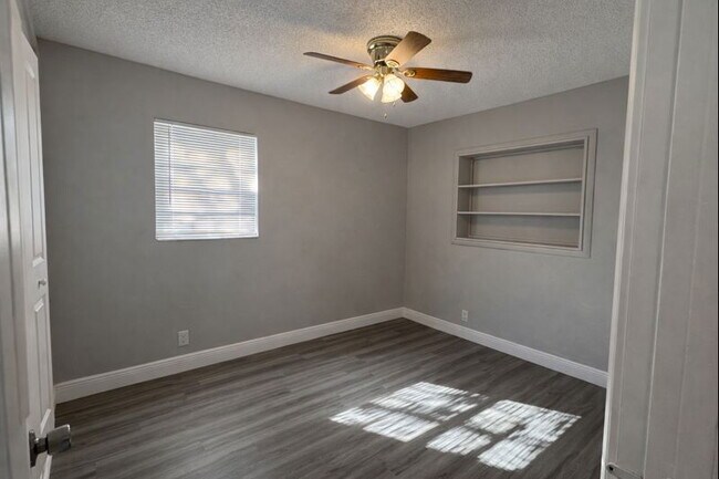 Building Photo - North 66th Avenue, Hollywood, FL 33024 - 3 BR 2 BA single-family home