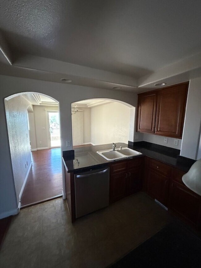 Building Photo - AVAILABLE NOW! PROMO- 2 Weeks Free first month!!