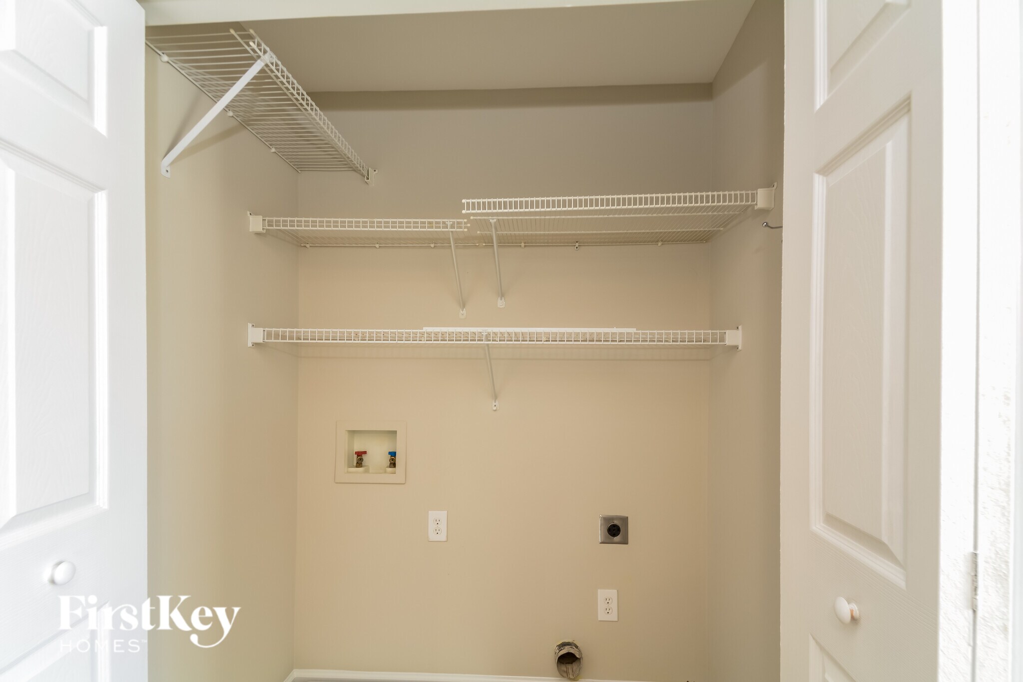 Building Photo - 6 Linkside Ct