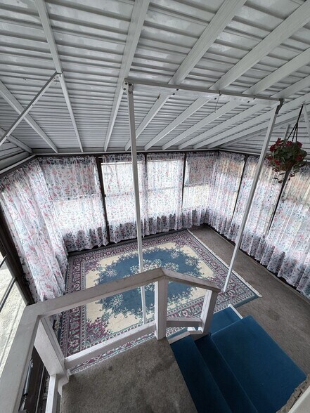 Building Photo - 3807 Pine Ave