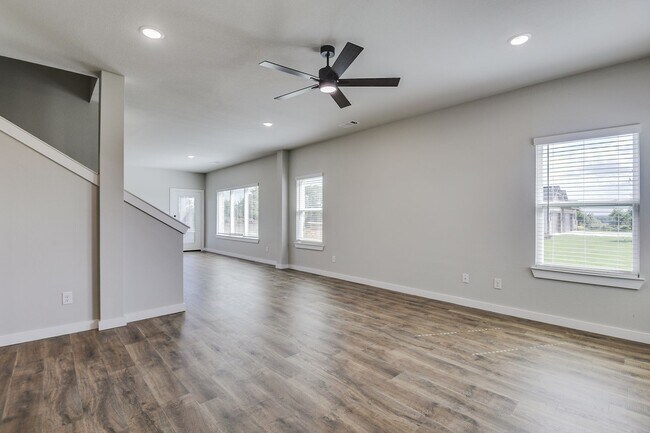 Building Photo - AVAILABLE NOW! NEW LUXURIOUS TRIPLEX LOCATED ON 1-ACRE LOT IN MIDLOTHIAN, TX!