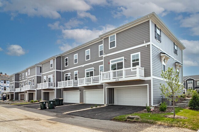 Building Photo - 2111 Yellowstone Blvd