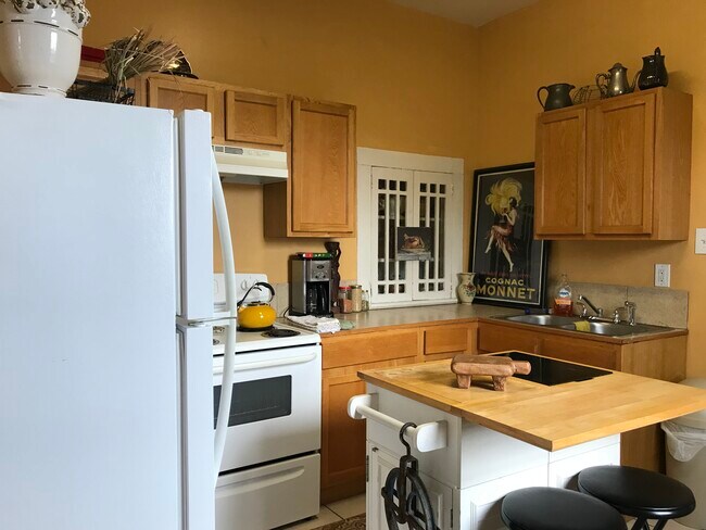 Building Photo - 1036 Mehle St