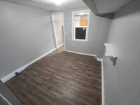 Building Photo - Townhouse located in the heart of Baltimore!