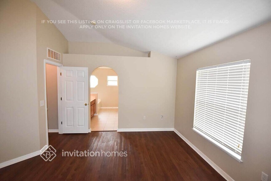 Building Photo - 527 Stonewall Ave