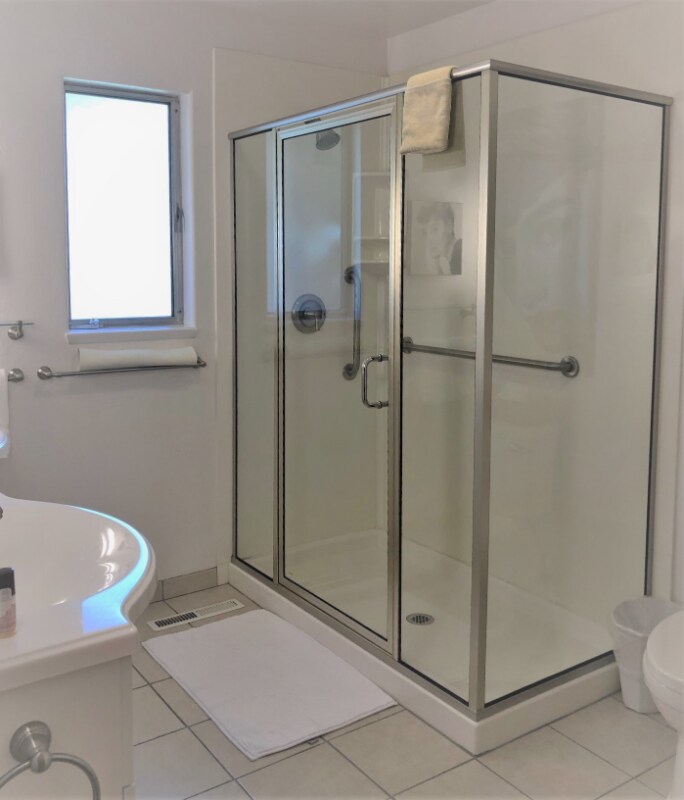 Building Photo - 1042 Easum Dr