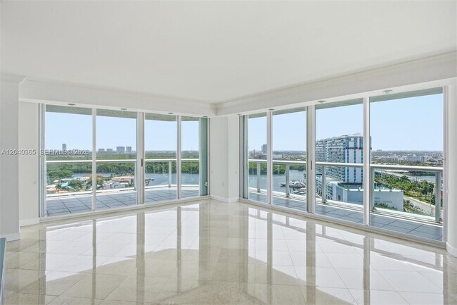 Building Photo - 16500 Collins Ave