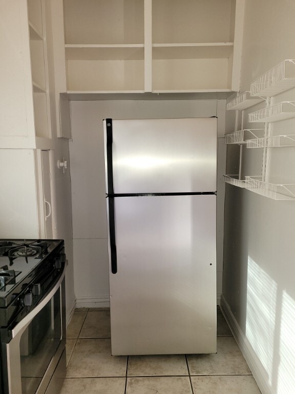 Building Photo - E Crescent Ave