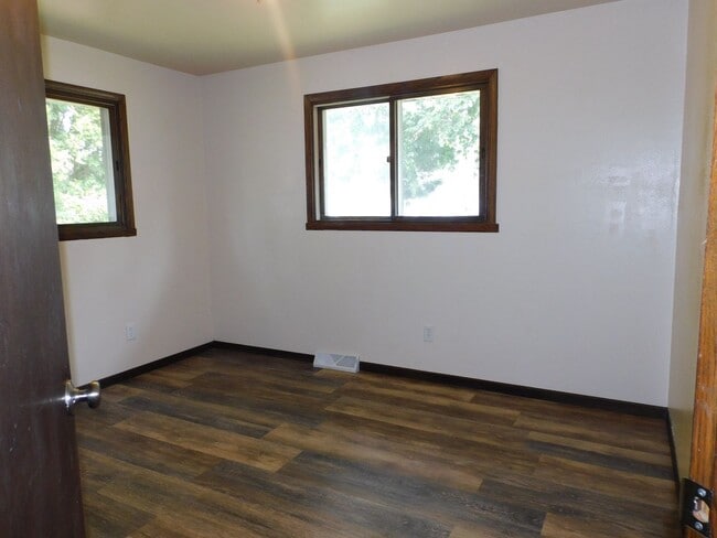 Building Photo - Beautiful 3 bedroom 2 bath Single Family H...