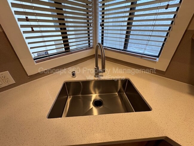 Building Photo - 17024 Crenshaw Blvd