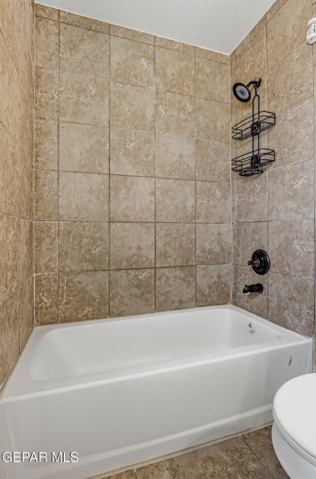 Building Photo - 14350 S Cave Ave