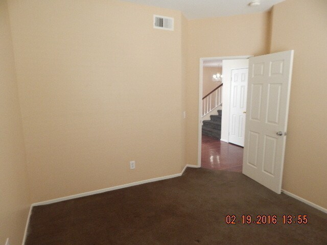 Building Photo - 3015 Briarhaven Ln