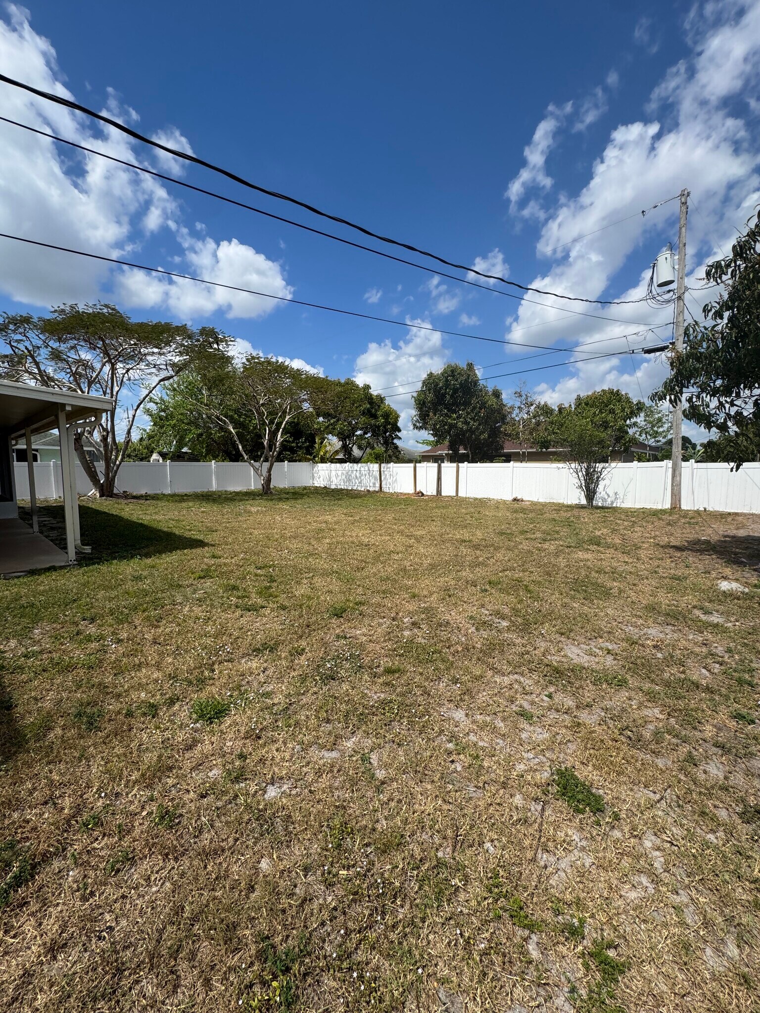 Building Photo - 449 SW Fifer Ave