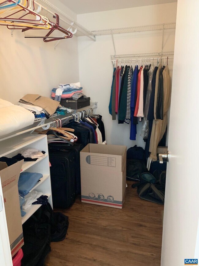 Building Photo - 129 Almere Ave