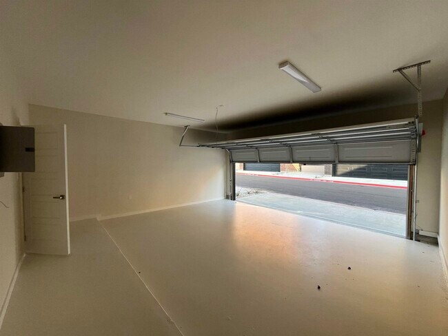 Building Photo - 210 Veracruz Dr