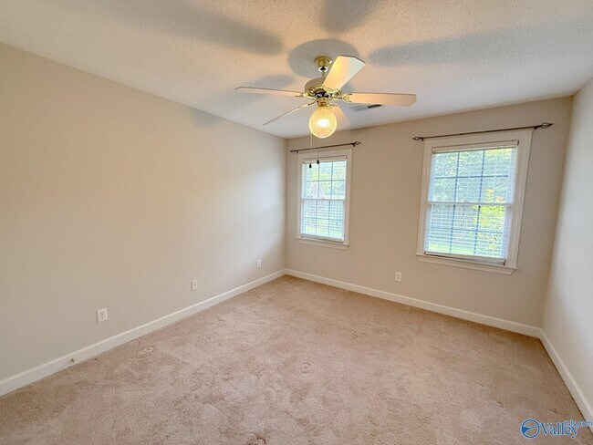Building Photo - 238 Pebble Brook Dr