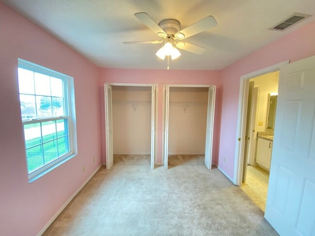 Building Photo - 3708 Molona Dr