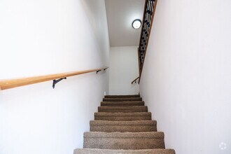 Building Photo - Remodeled 3/2.5 Townhomes