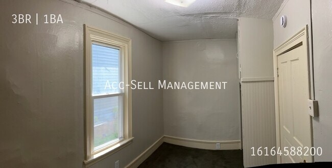 Building Photo - 922 Hovey St SW