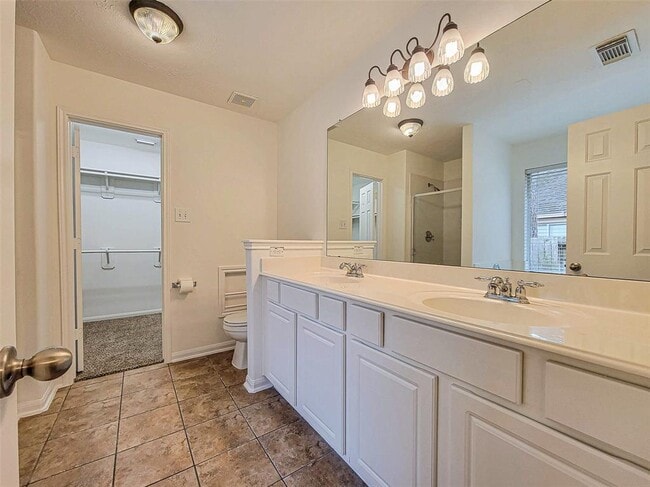 Building Photo - 226 Fairwind Trail Dr