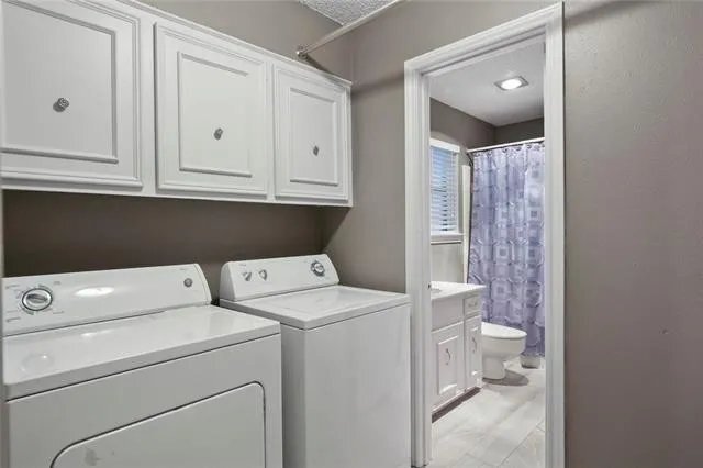 Building Photo - 2403 Blue Cypress Dr