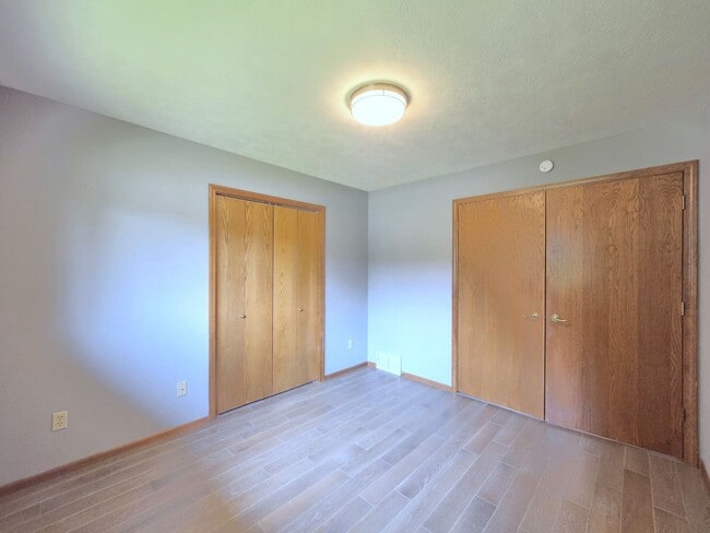 Building Photo - 3425 E 61st Ave