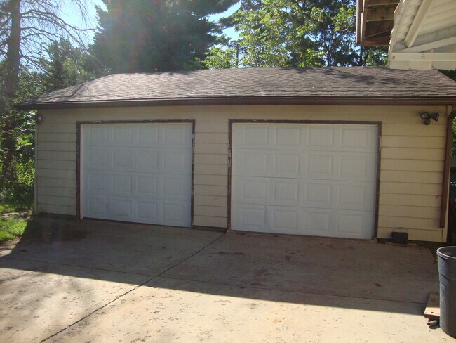 Building Photo - 1012-1014 S Washington