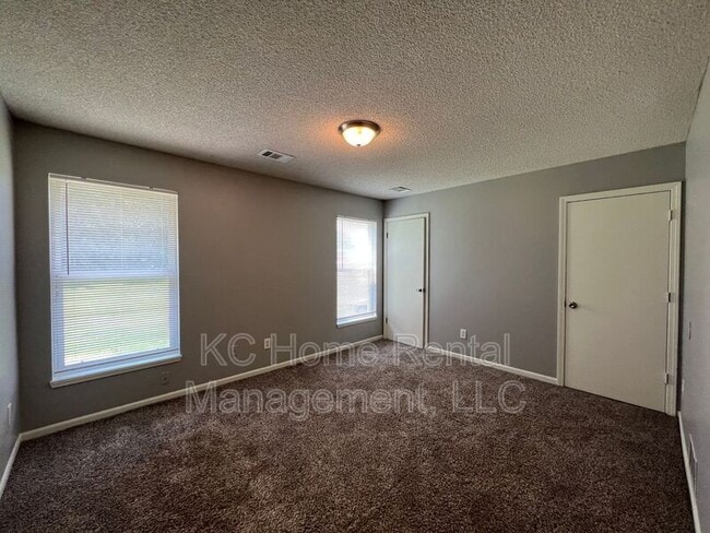 Building Photo - 610 Susanne Ct