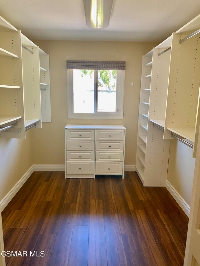 Building Photo - 4555 Tam O Shanter Dr