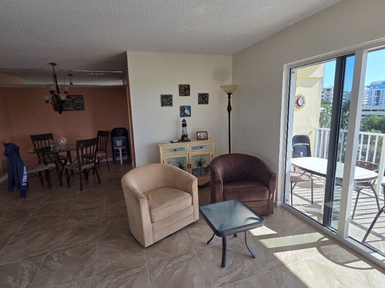 Building Photo - 1200 Hibiscus Ave