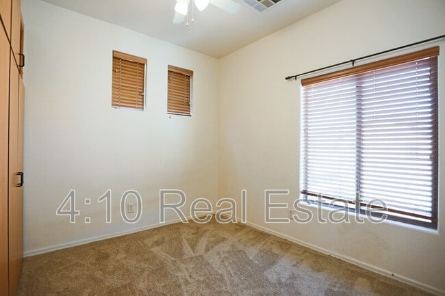 Building Photo - 2644 E Chester Dr