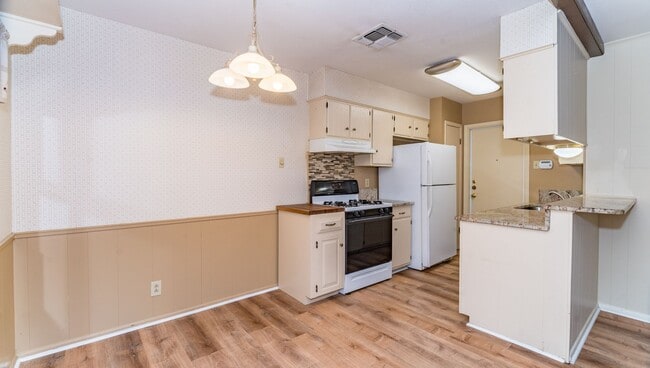 Building Photo - 3-BEDROOM IN SUNGATE, NORTH EAST ISD