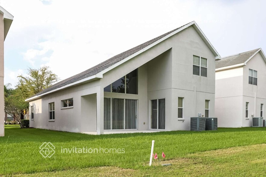 Building Photo - 30718 Pumpkin Ridge Dr
