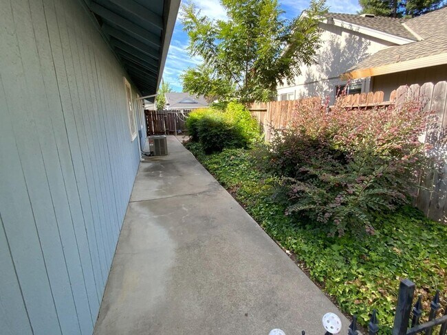 Building Photo - Northwest Yuba City Special 1/2 Off 1st Month