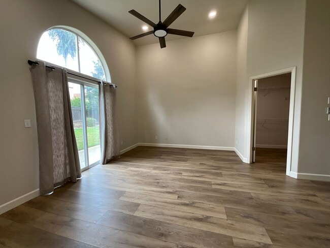 Building Photo - Updated Home In Established Northeast Fresno Neighborhood. Clovis Unified Schools!