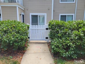 Building Photo - 19 Foxtail Ln