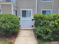 Building Photo - 19 Foxtail Ln