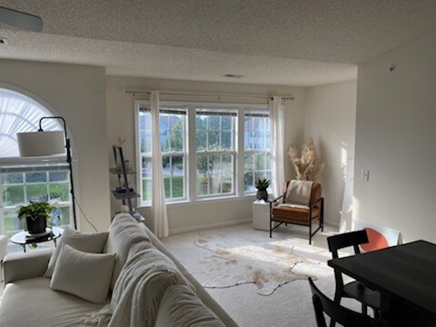 Building Photo - 6112 Hedgecock Cir