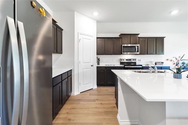 Building Photo - 103 Mapleoak Dr