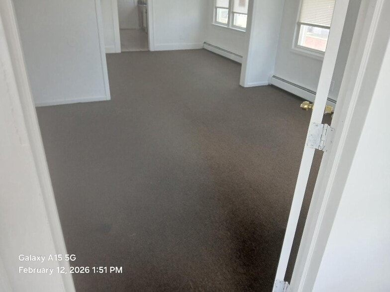 Building Photo - 158 Seeley Ave