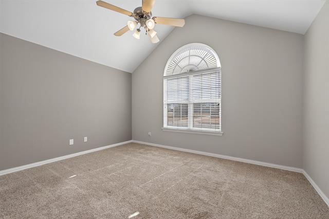 Building Photo - 512 Oakridge Dr