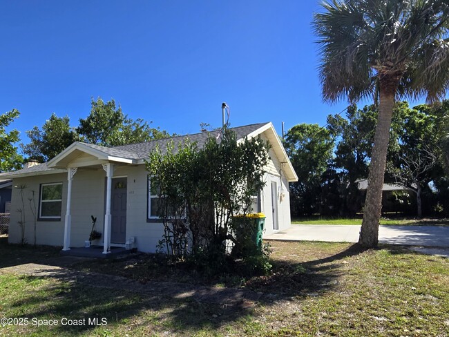 Building Photo - 473 Poinciana Dr