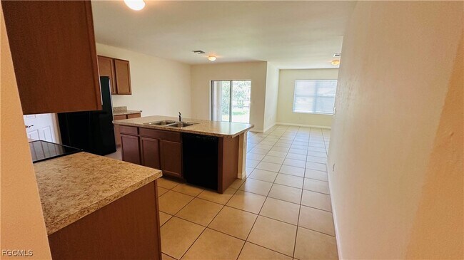 Building Photo - 4417 SW 15th Pl